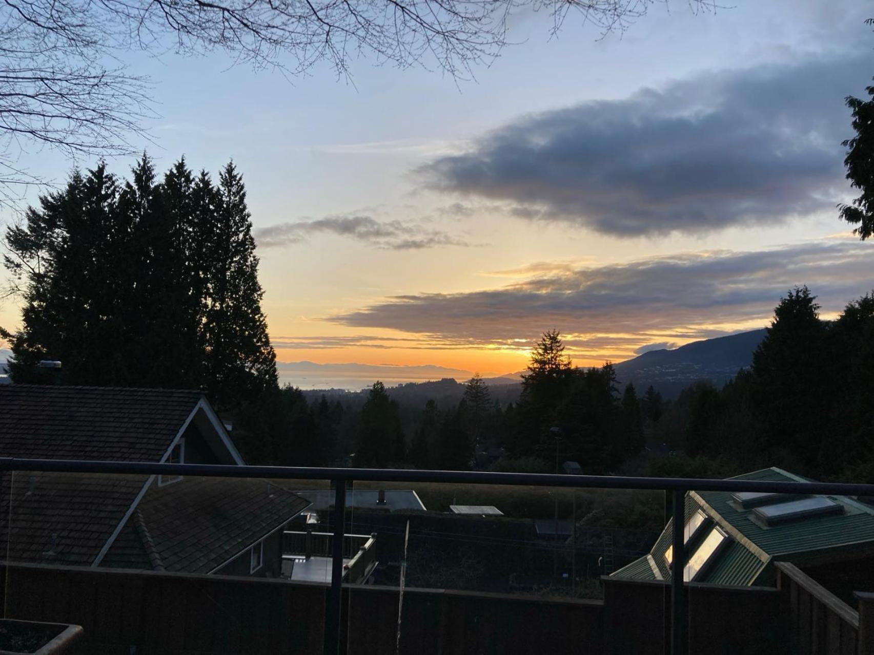 Seymour Private Bedroom, Ensuite Bathroom With Shared Pool, Hot Tub With Views North Vancouver Extérieur photo
