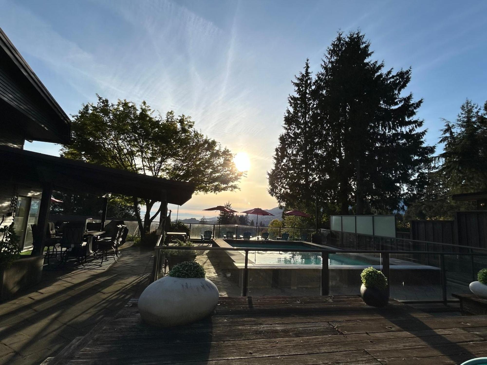 Seymour Private Bedroom, Ensuite Bathroom With Shared Pool, Hot Tub With Views North Vancouver Extérieur photo
