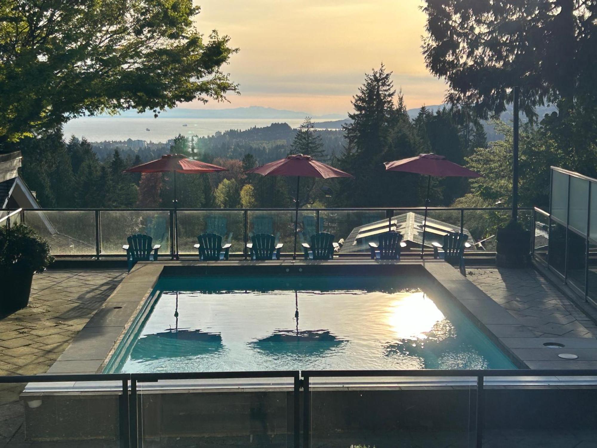 Seymour Private Bedroom, Ensuite Bathroom With Shared Pool, Hot Tub With Views North Vancouver Extérieur photo