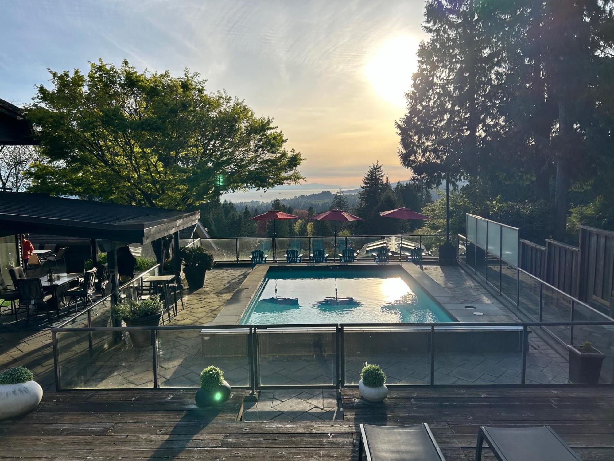 Seymour Private Bedroom, Ensuite Bathroom With Shared Pool, Hot Tub With Views North Vancouver Extérieur photo