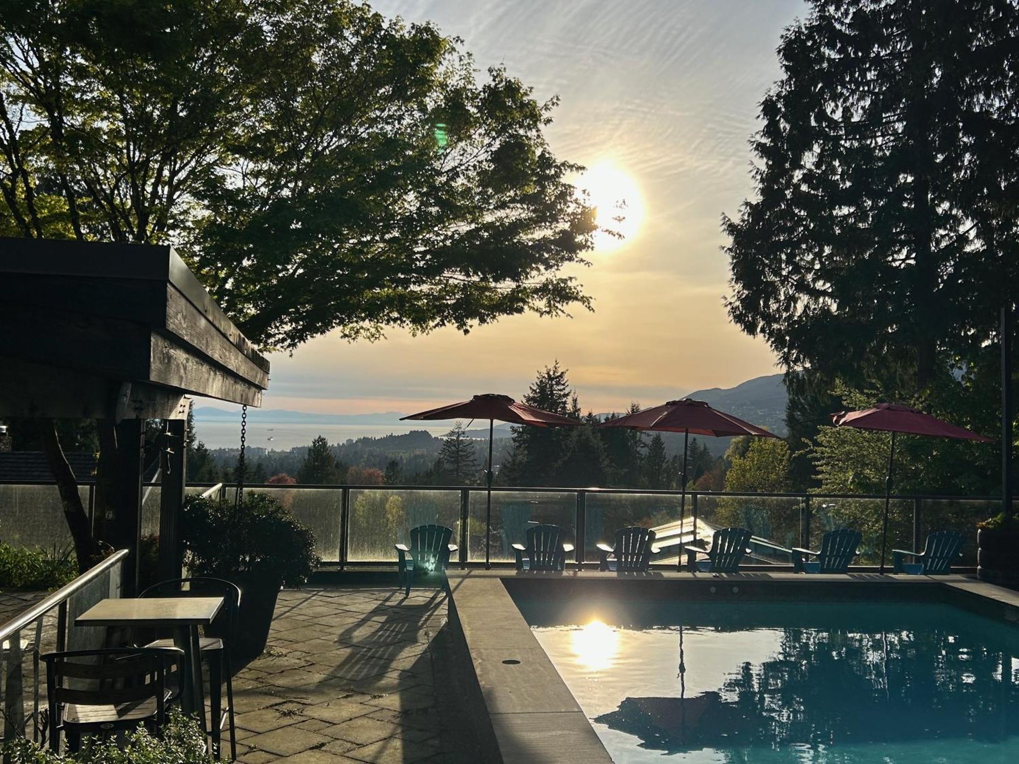 Seymour Private Bedroom, Ensuite Bathroom With Shared Pool, Hot Tub With Views North Vancouver Extérieur photo
