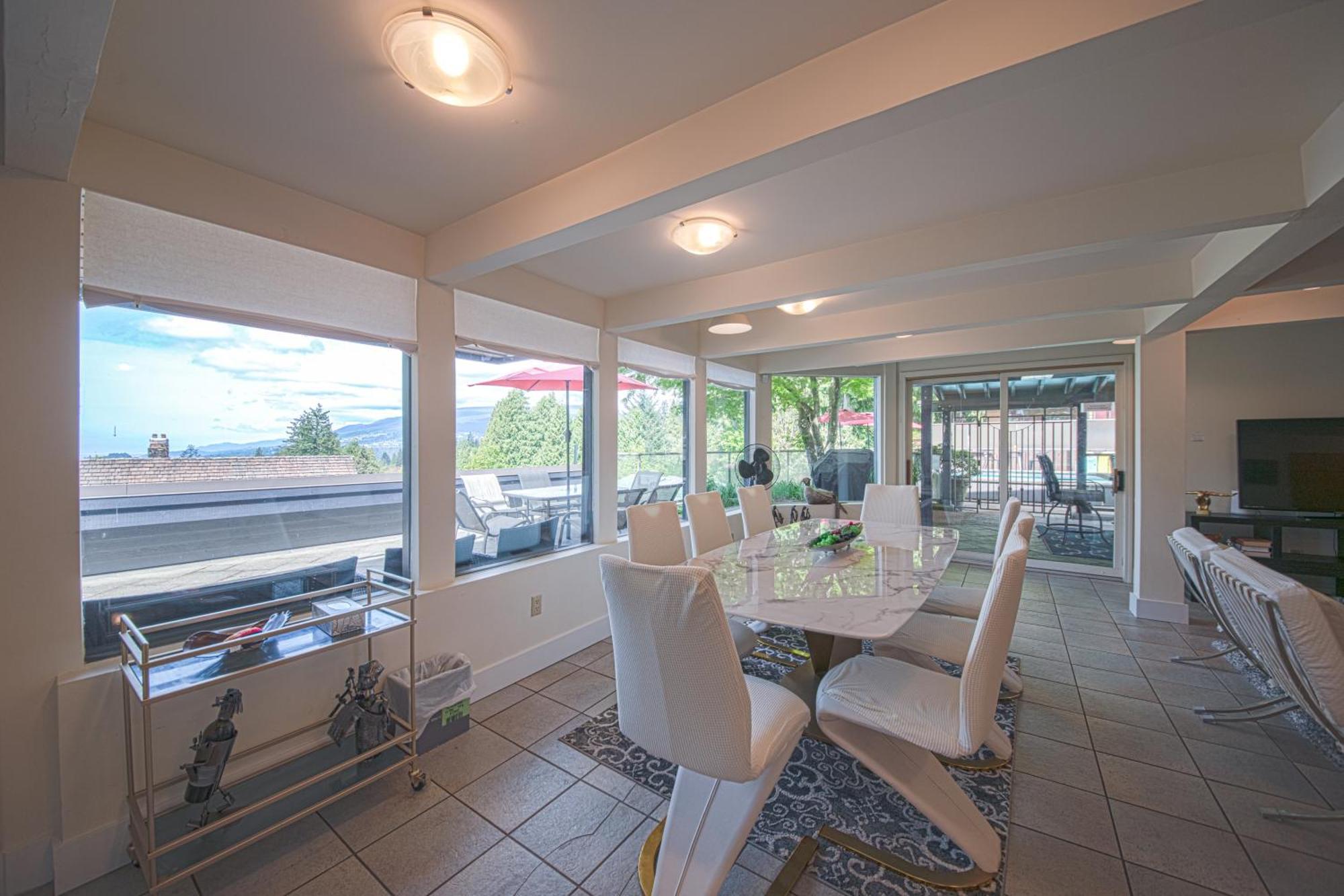 Seymour Private Bedroom, Ensuite Bathroom With Shared Pool, Hot Tub With Views North Vancouver Extérieur photo