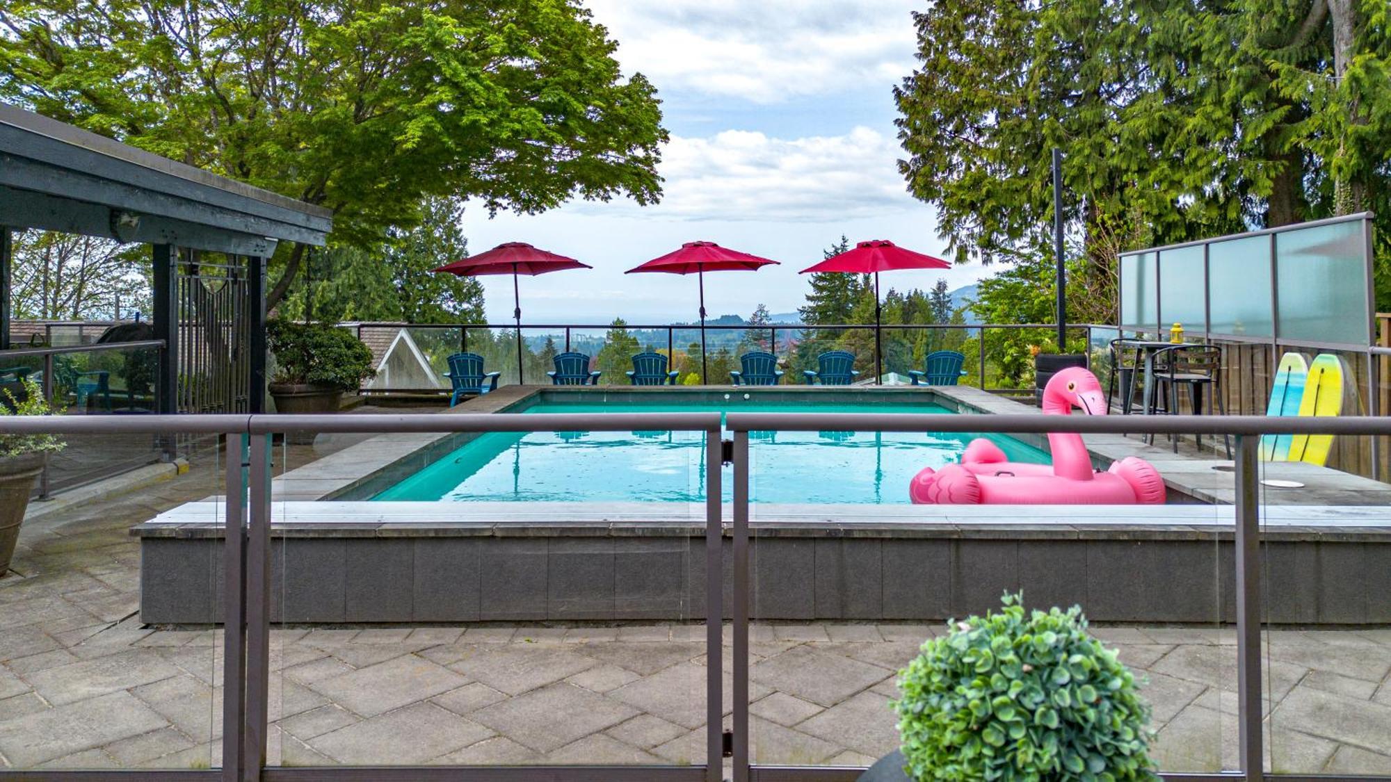 Seymour Private Bedroom, Ensuite Bathroom With Shared Pool, Hot Tub With Views North Vancouver Extérieur photo